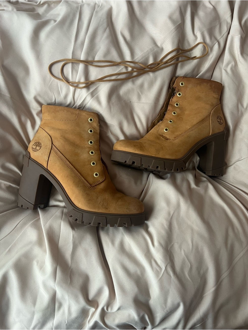 Timberland Women's Tan Lug-Heel Ankle Boots
